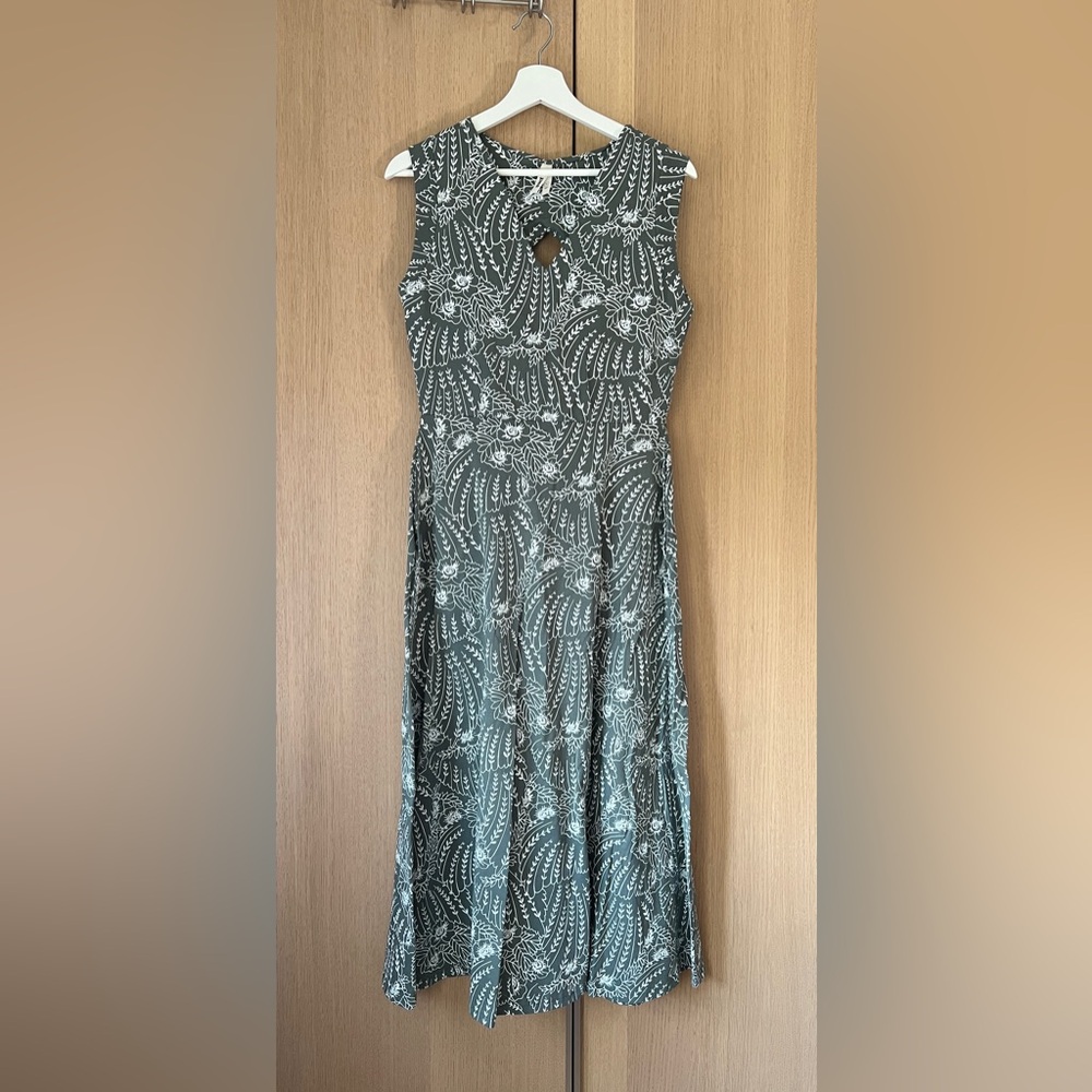 pact sage green/white floral print dress, size M